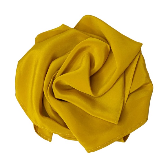 NWT SILKLETTE Scotch Please! 100% Fine Silk Kerchief Scarf BUTTERSCOTCH - Picture 6 of 8